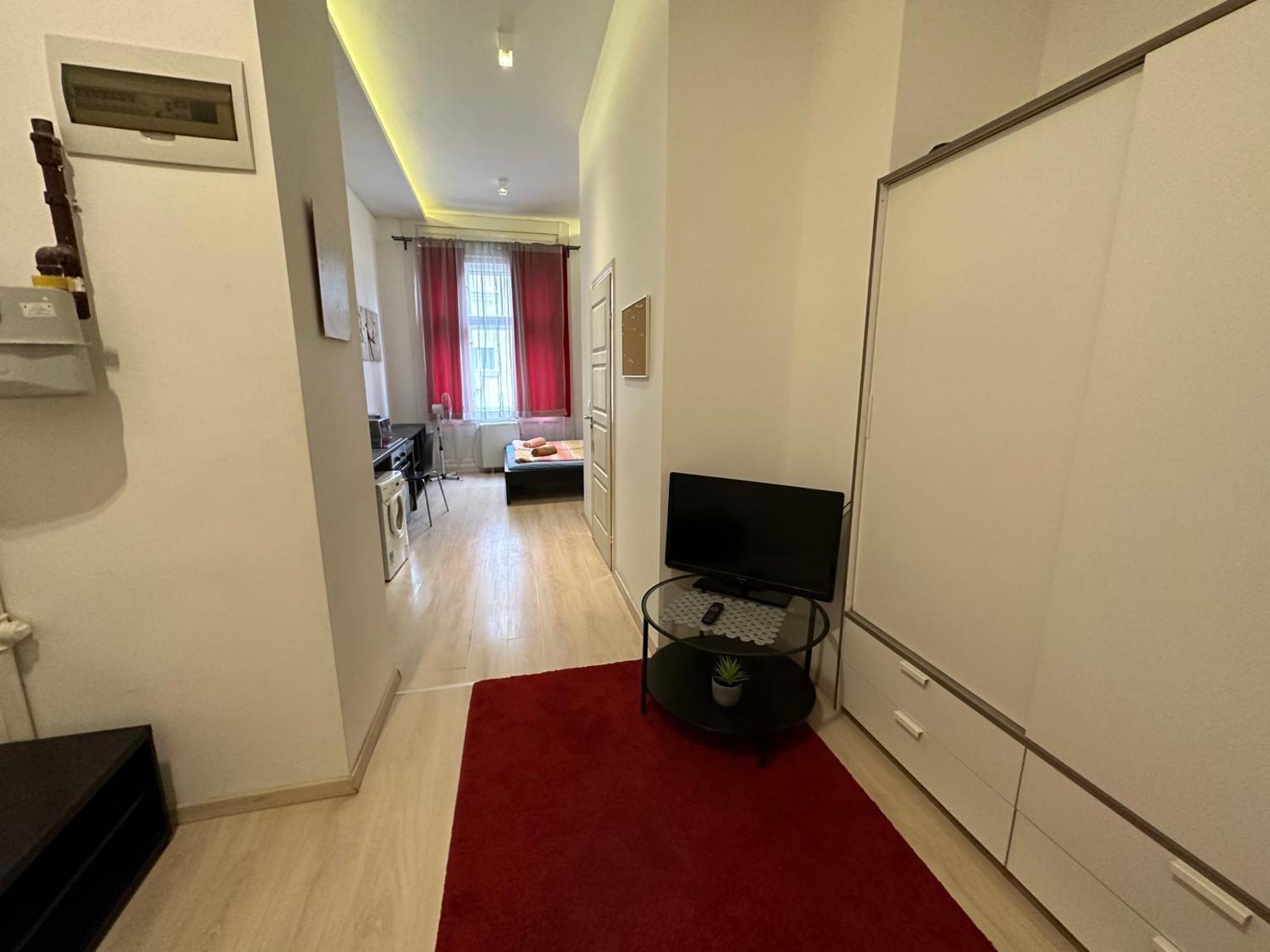 Mickey'S Flat Close To Budapest Whale Appartement Buitenkant foto