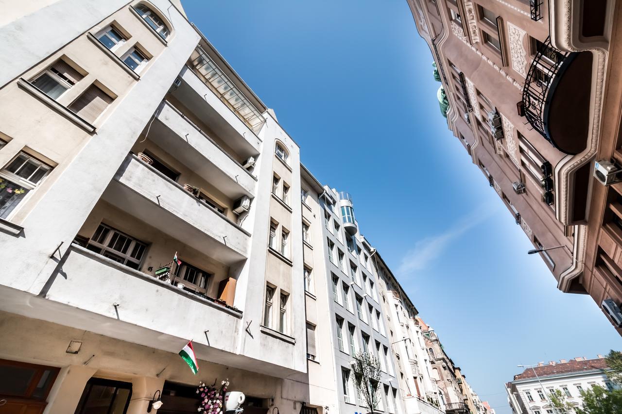 Mickey'S Flat Close To Budapest Whale Appartement Buitenkant foto