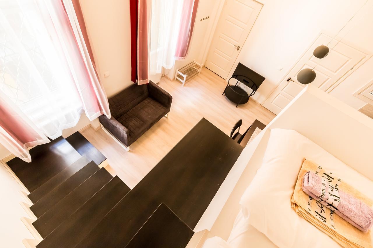 Mickey'S Flat Close To Budapest Whale Appartement Buitenkant foto
